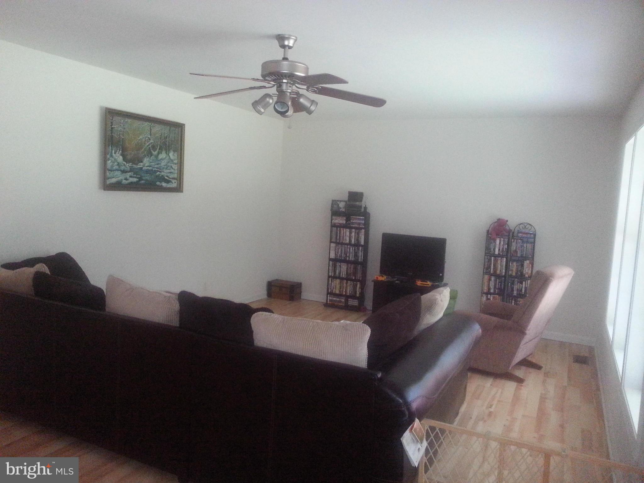 6742 Pine Top Road Hurlock, MD 21643 - Photo 10 of 30 Large Living Room