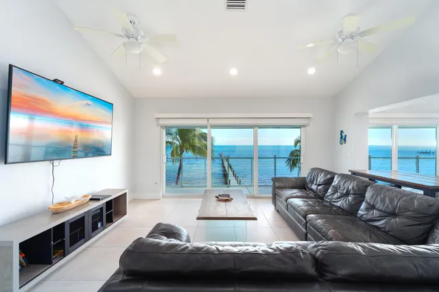 a view of entryway and hall