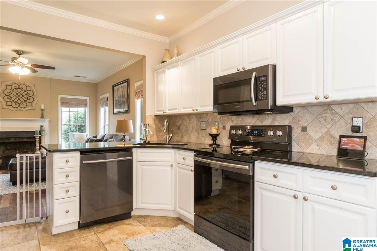 526 Cahaba Manor Lane Pelham, AL 35124 - Photo 12 of 41