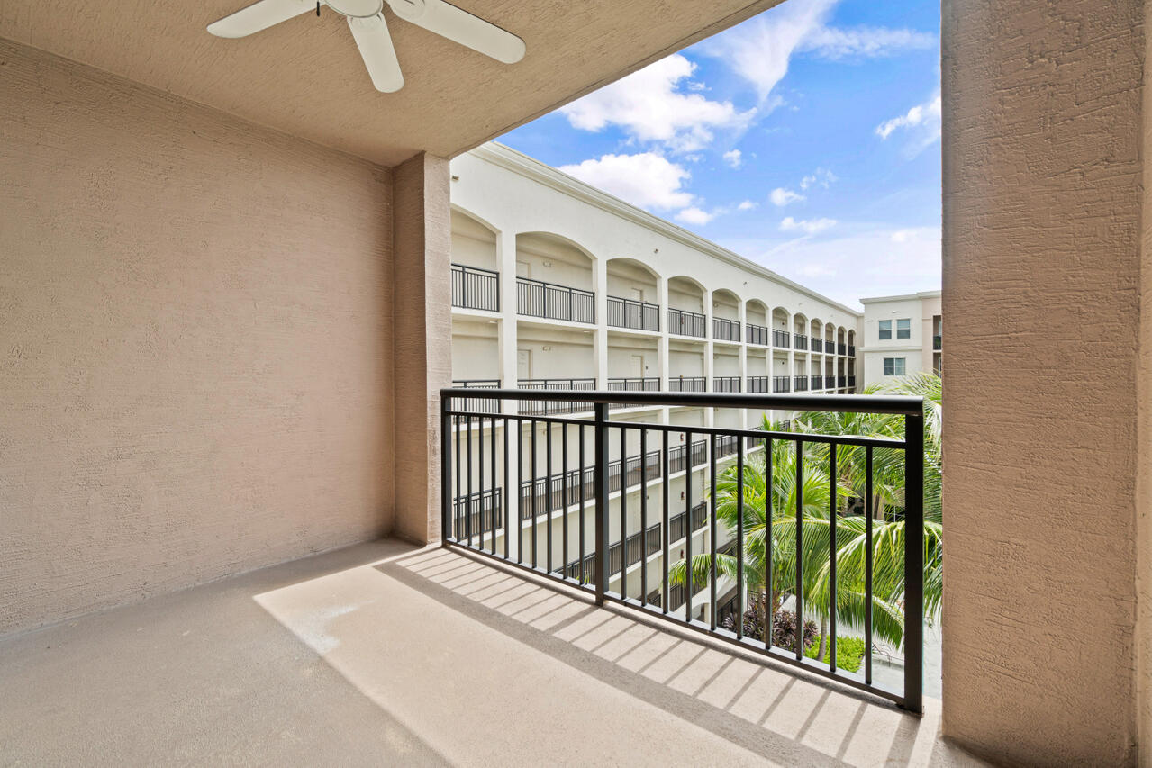 1660 Renaissance Commons Boulevard, Unit 2524 Boynton Beach, FL 33426 - Photo 26 of 38 021-1660RenaissanceCommonsBoulevard-Boyn
