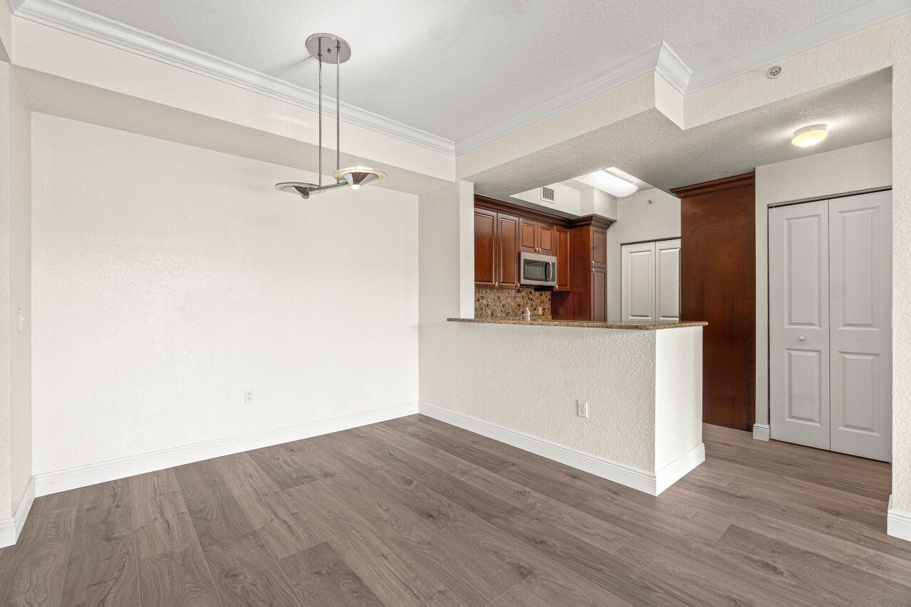 1660 Renaissance Commons Boulevard, Unit 2524 Boynton Beach, FL 33426 - Photo 4 of 38 011-1660RenaissanceCommonsBoulevard-Boyn