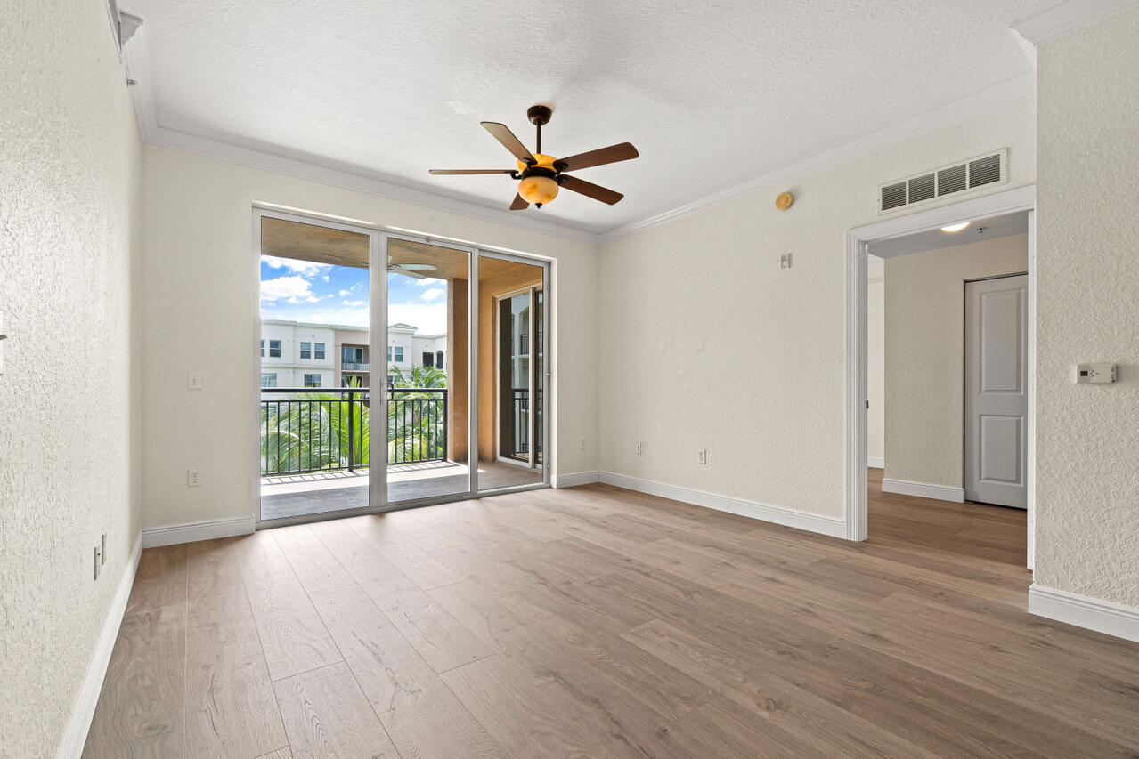 1660 Renaissance Commons Boulevard, Unit 2524 Boynton Beach, FL 33426 - Photo 7 of 38 014-1660RenaissanceCommonsBoulevard-Boyn