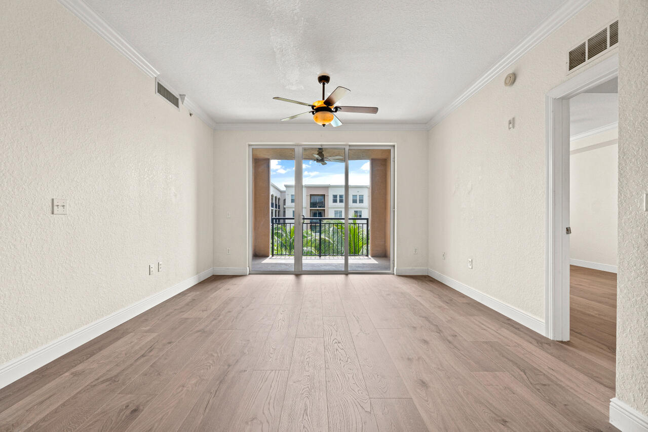 1660 Renaissance Commons Boulevard, Unit 2524 Boynton Beach, FL 33426 - Photo 8 of 38 016-1660RenaissanceCommonsBoulevard-Boyn