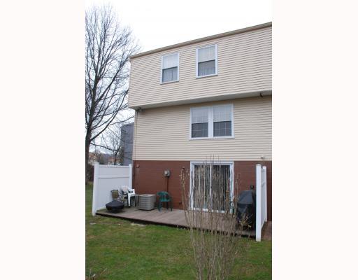 5 A Springwood Square Harwick, PA 15049 - Photo 2 of 12 Exterior Back.