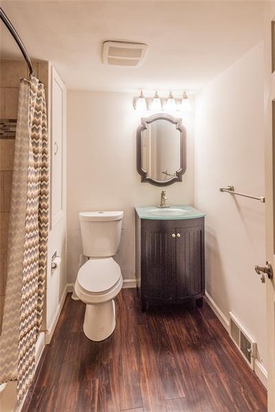 804 Jefferson Road Pittsburgh, PA 15235 - Photo 14 of 25 Full, updated bath on main level