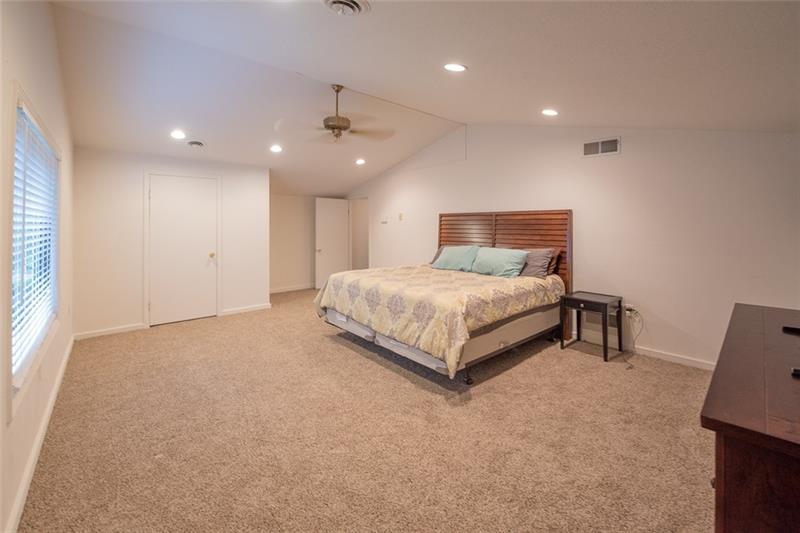 804 Jefferson Road Pittsburgh, PA 15235 - Photo 20 of 25 Master Bedroom - so much space and great lighting!