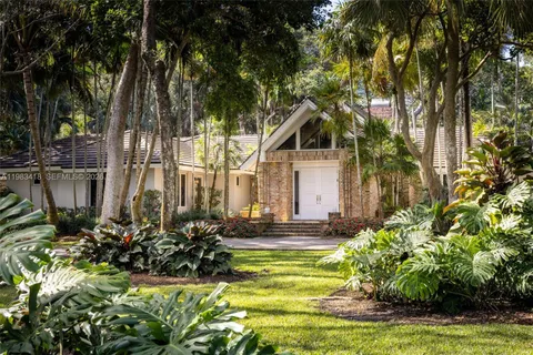 $18,500,000 | 9000 Arvida Drive, Coral Gables, FL 33156