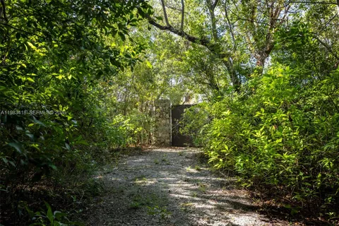 $18,500,000 | 9000 Arvida Drive, Coral Gables, FL 33156