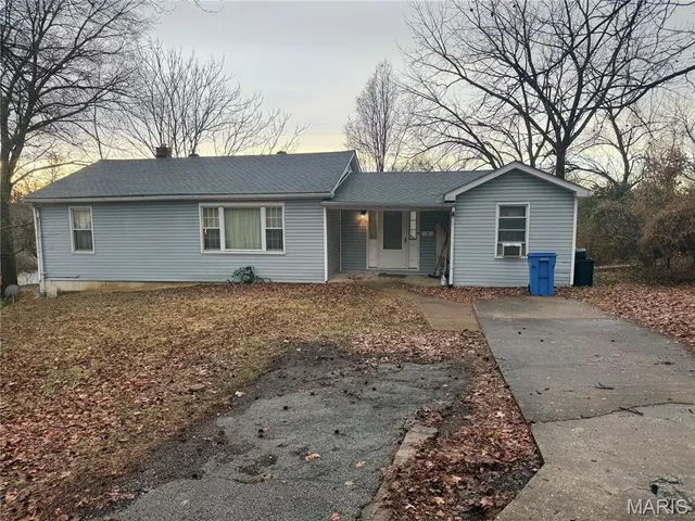 $55,000 | 321 Tower Drive, East Alton, IL 62024