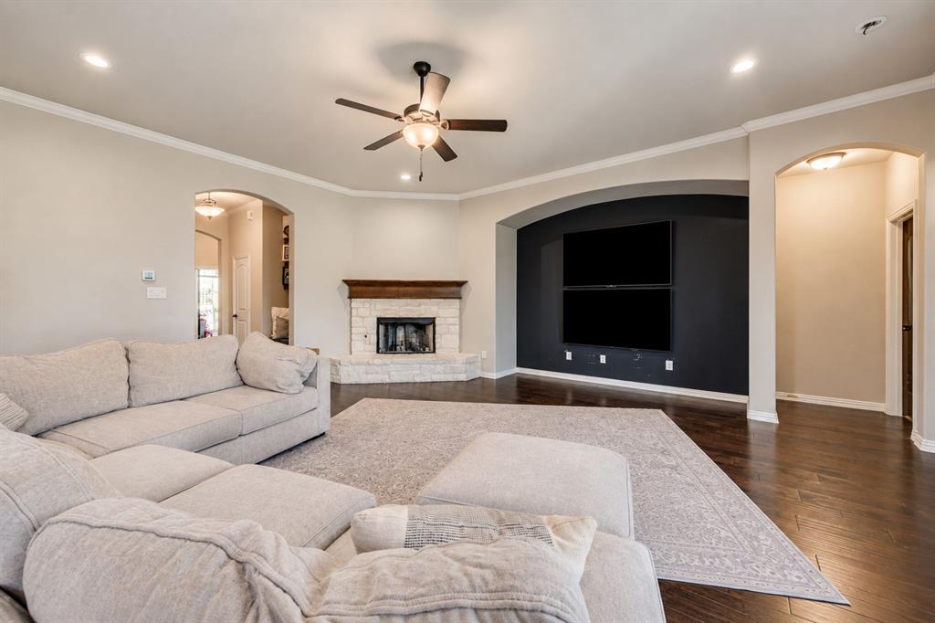 2740 Chimney Rock Road Burleson, TX 76028 - Photo 5 of 20 Gallery Image 5