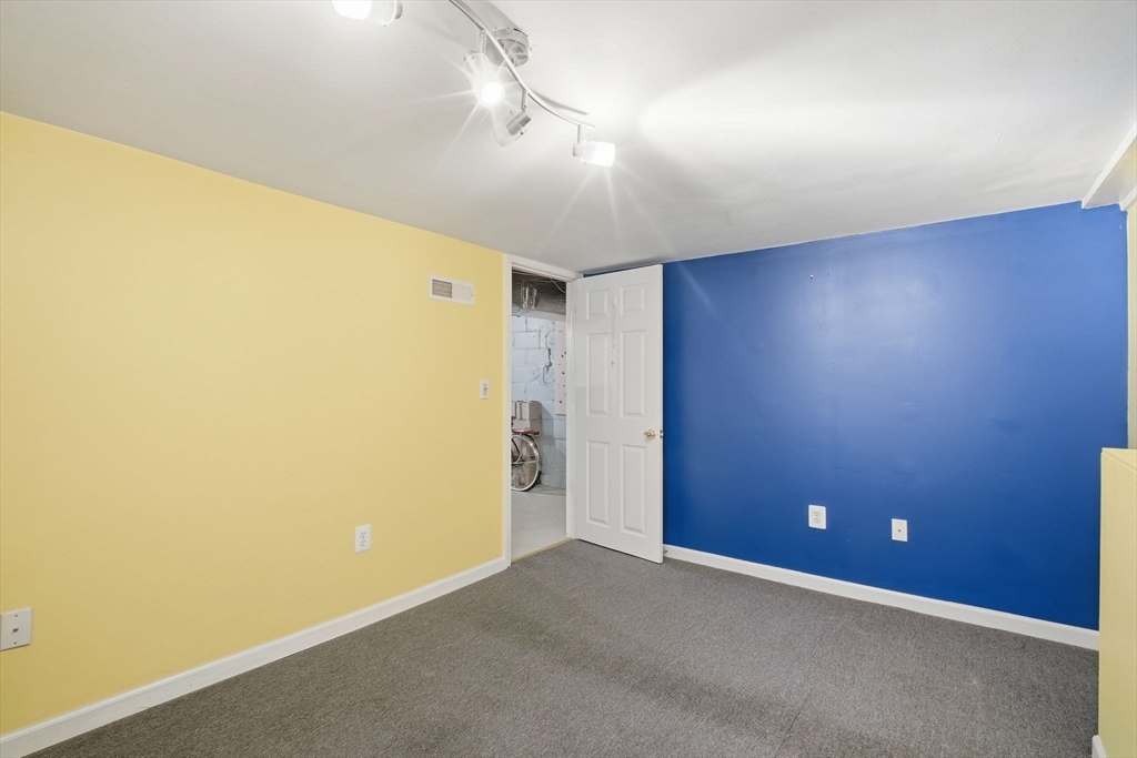 70 Norman Street Springfield, MA 01104 - Photo 18 of 25 Gallery Image 18