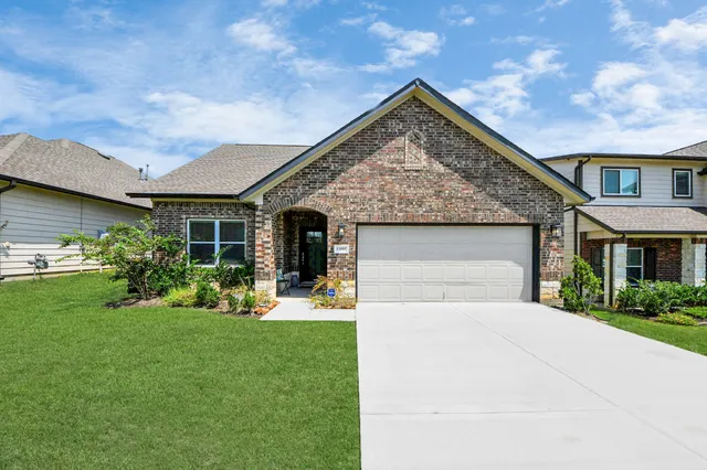 $294,900 | 13095 Clearview Drive, Willis, TX 77318