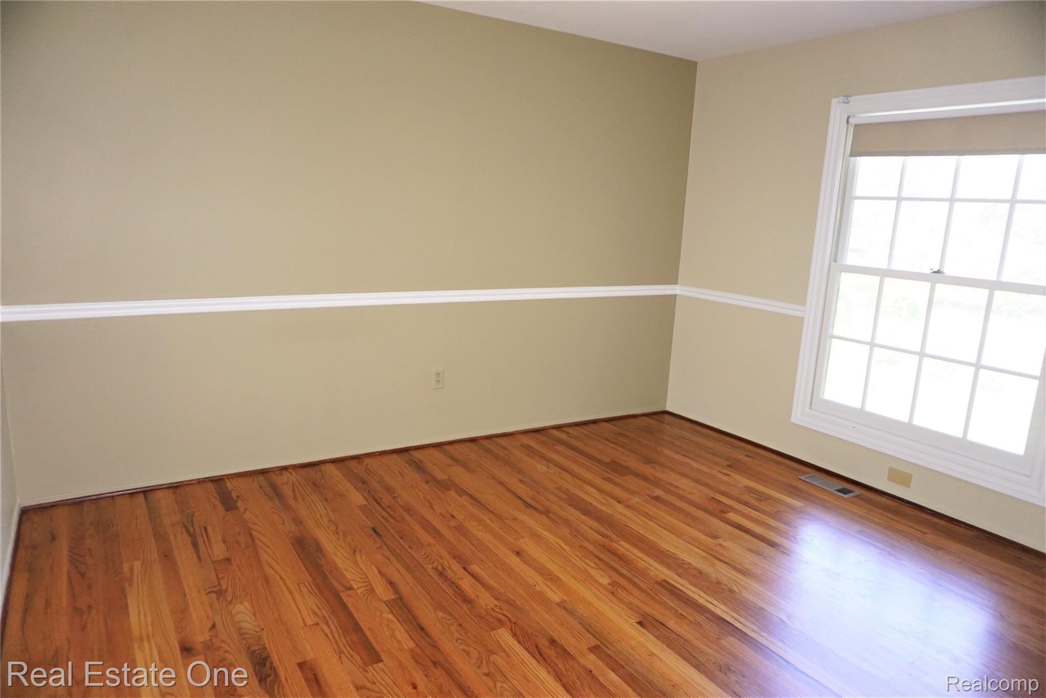 1102 Hackberry Circle Rochester, MI 48309 - Photo 26 of 35 DSC01053 (2).JPG