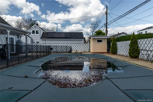 $775,000 | 13 Peachtree Lane, Levittown, NY 11756
