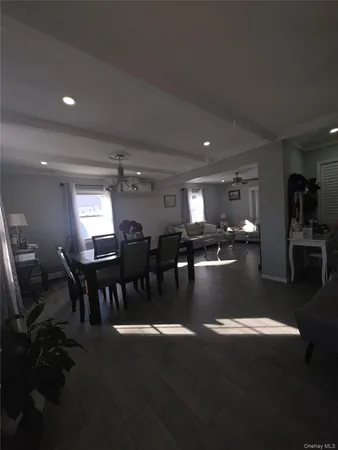 $775,000 | 13 Peachtree Lane, Levittown, NY 11756