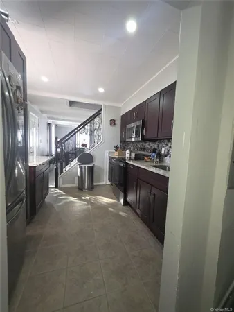 $775,000 | 13 Peachtree Lane, Levittown, NY 11756