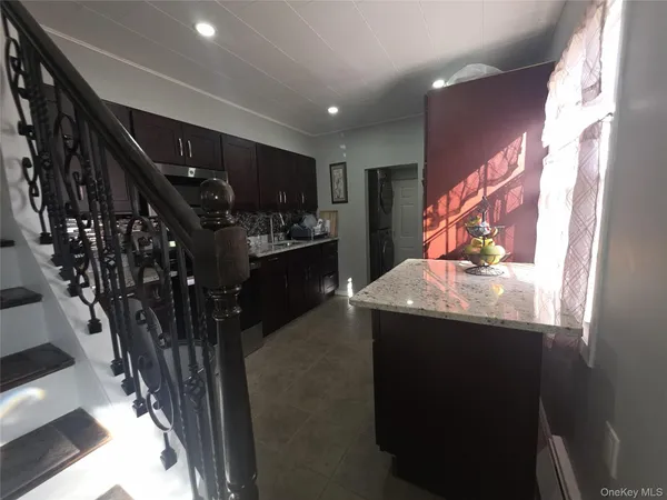 $775,000 | 13 Peachtree Lane, Levittown, NY 11756