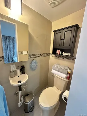$775,000 | 13 Peachtree Lane, Levittown, NY 11756