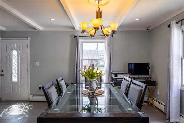 $775,000 | 13 Peachtree Lane, Levittown, NY 11756