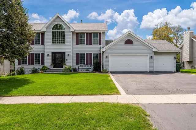 $425,000 | 4621 Lindbloom Lane, Cherry Valley, IL 61016