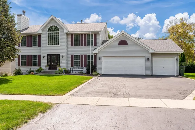 $425,000 | 4621 Lindbloom Lane, Cherry Valley, IL 61016