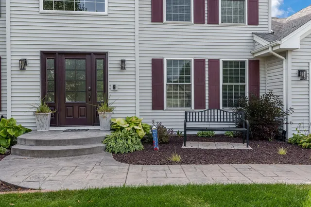 $425,000 | 4621 Lindbloom Lane, Cherry Valley, IL 61016