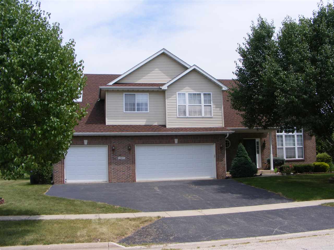 207 Taylor Ridge Belvidere, IL 61008 - Photo 1 of 25 Gallery Image 1