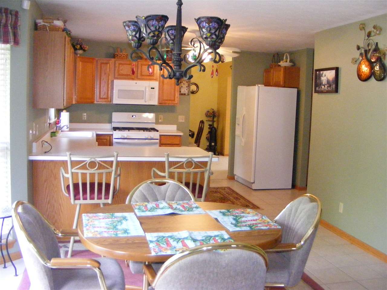 207 Taylor Ridge Belvidere, IL 61008 - Photo 4 of 25 Gallery Image 4