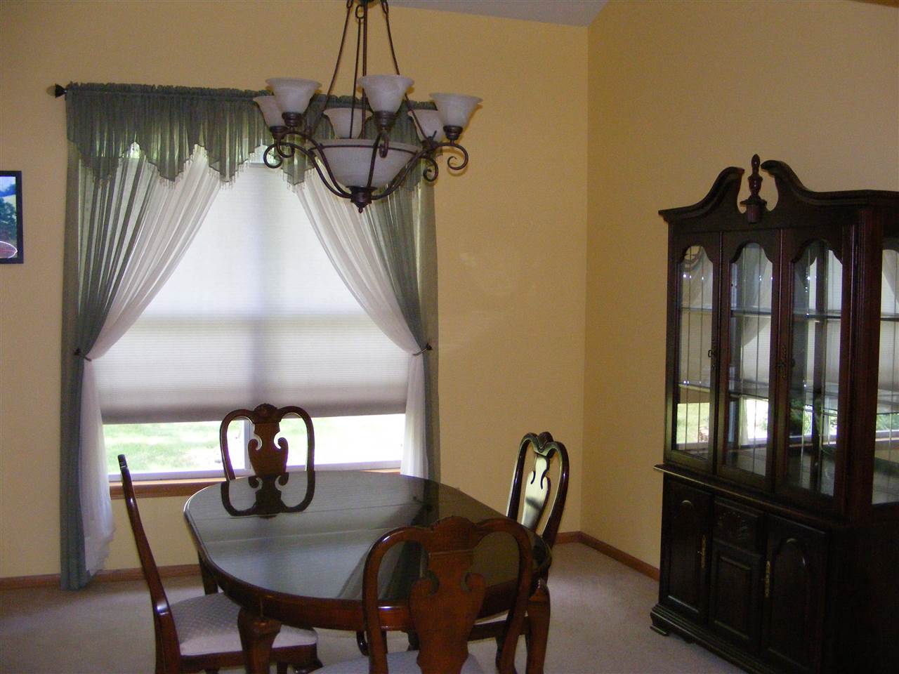 207 Taylor Ridge Belvidere, IL 61008 - Photo 5 of 25 Gallery Image 5