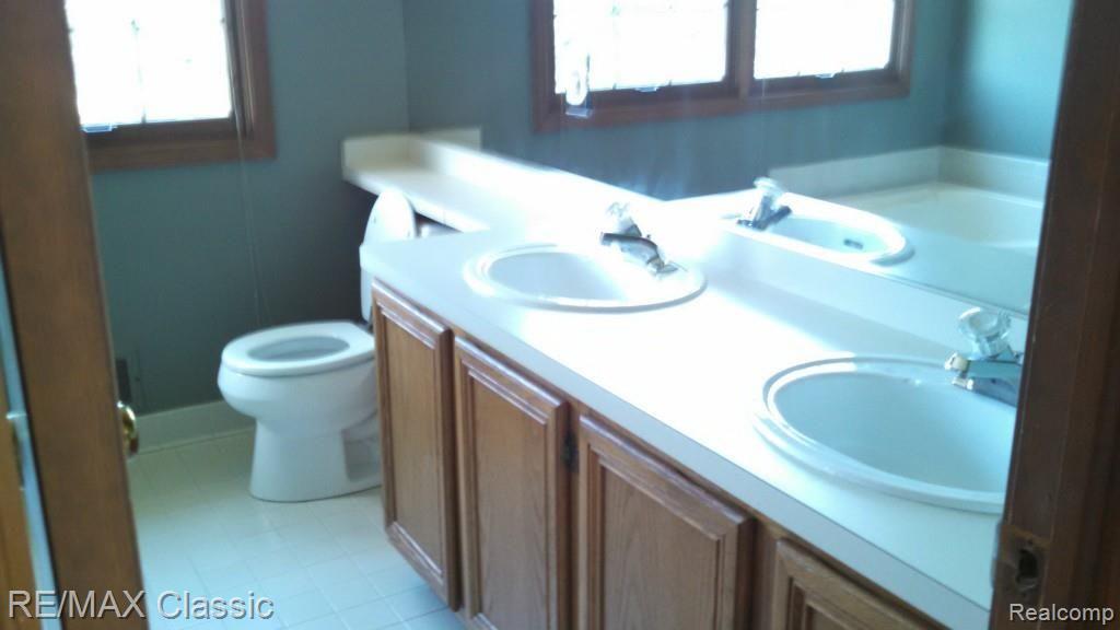 45395 Glengarry Road Canton, MI 48188 - Photo 43 of 45 037.jpg