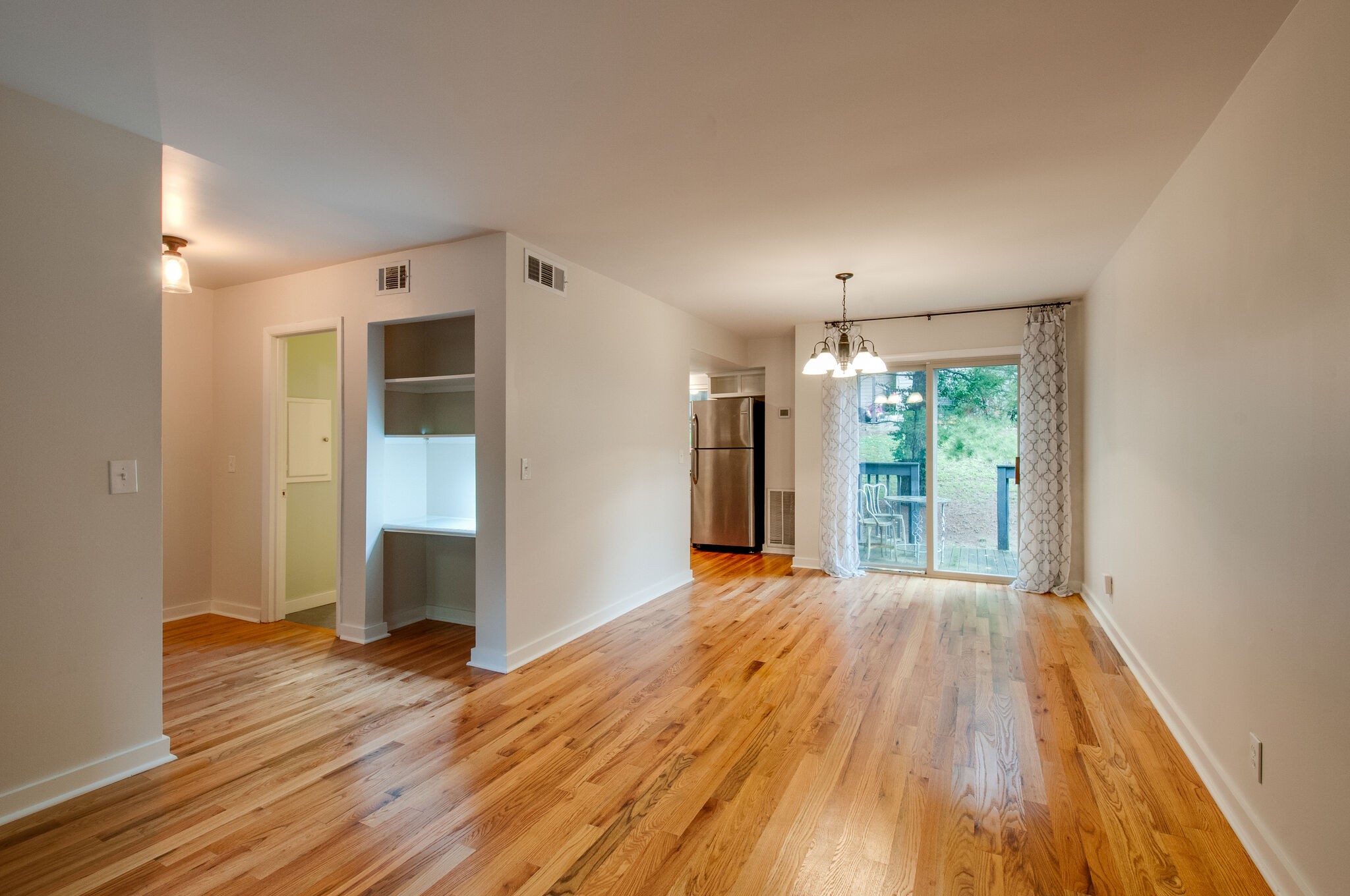 115 Summit Ridge Court Nashville, TN 37215 - Photo 4 of 31 Gallery Image 4