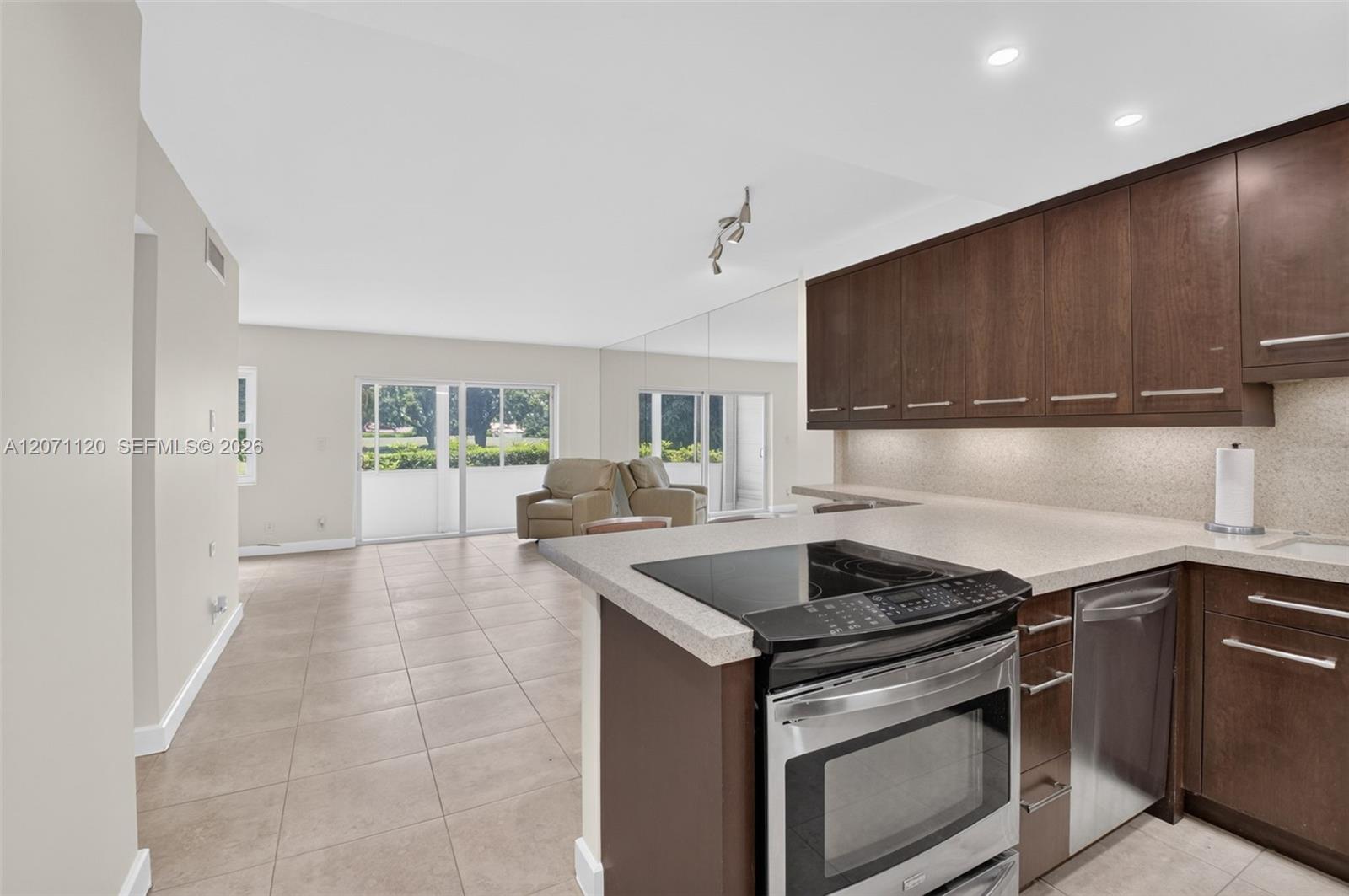 5501 Northwest 2nd Avenue, Unit 106 Boca Raton, FL 33487 - Photo 7 of 32 Gallery Image 7