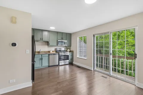 $369,000 | 856 West St Johns Place, Palatine, IL 60067
