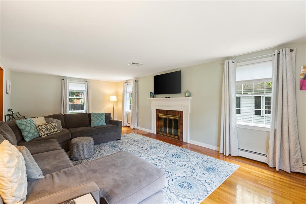 159 McKay Street Beverly, MA 01915 - Photo 10 of 33