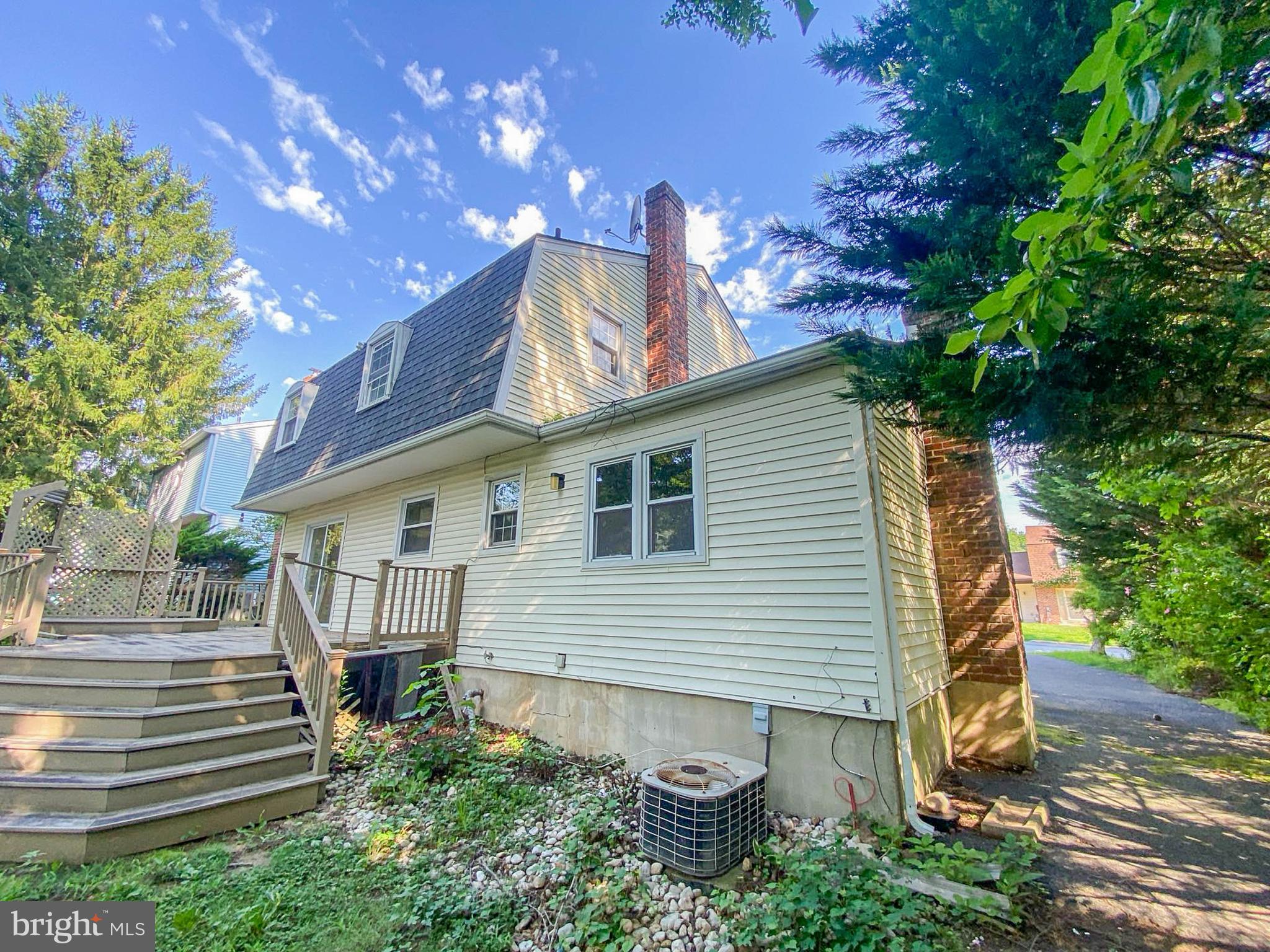 206 Chestnut Avenue Media, PA 19063 - Photo 31 of 33 a view of a house with a chairs and table in a yard