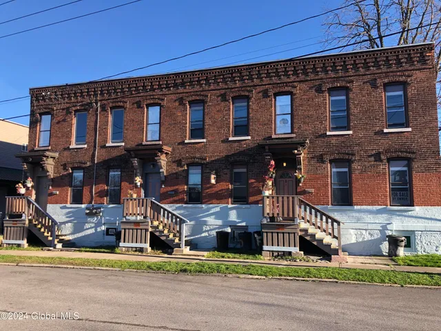 $280,000 | 3-5 1st Avenue, Amsterdam, NY 12010