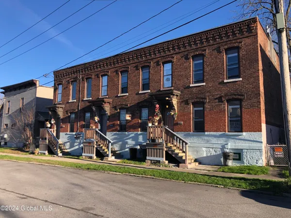 $280,000 | 3-5 1st Avenue, Amsterdam, NY 12010