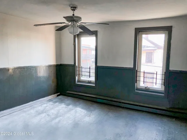 $280,000 | 3-5 1st Avenue, Amsterdam, NY 12010