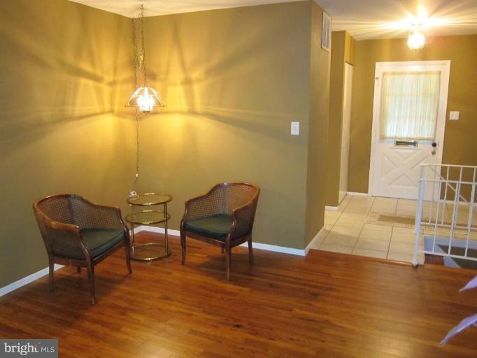 11521 Taber Street Silver Spring, MD 20902 - Photo 6 of 23 Living Room
