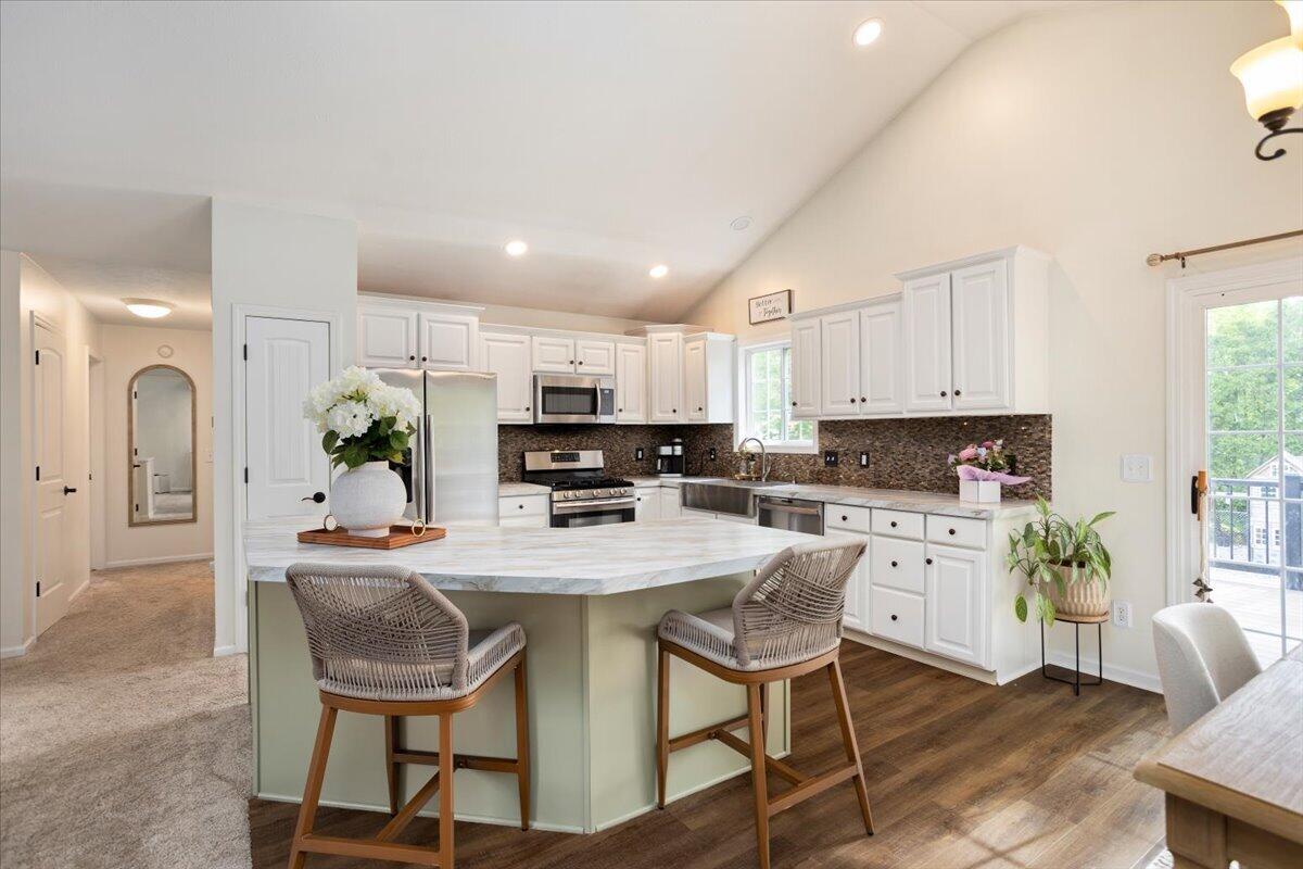 1802 Cedar Tree Drive Jenison, MI 49428 - Photo 15 of 41 kitchen/dining