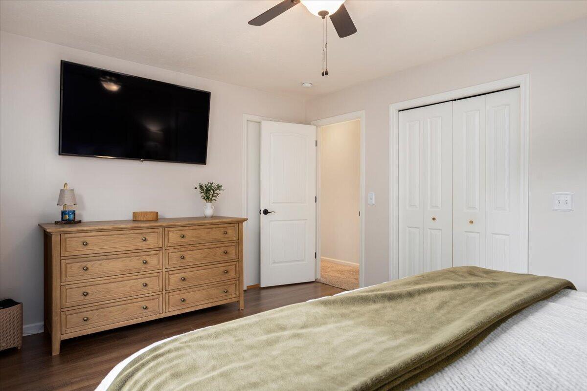 1802 Cedar Tree Drive Jenison, MI 49428 - Photo 22 of 41 Primary bedroom