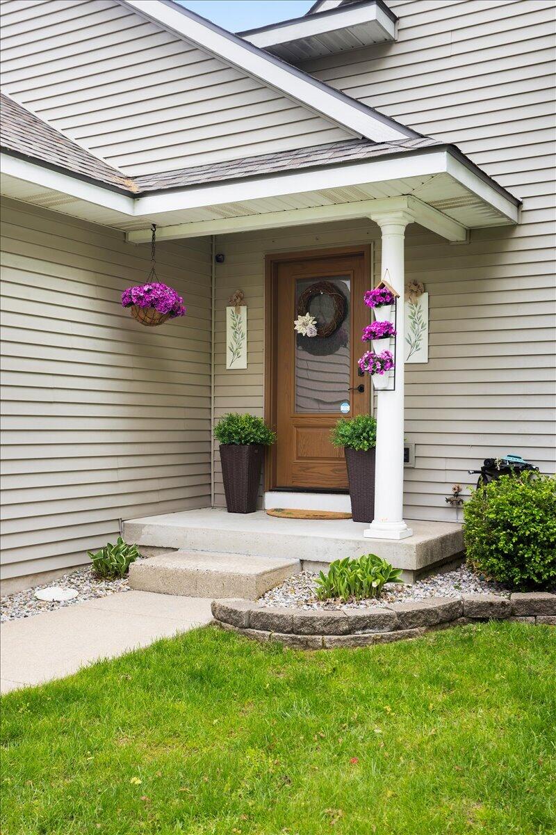 1802 Cedar Tree Drive Jenison, MI 49428 - Photo 3 of 41 front entry