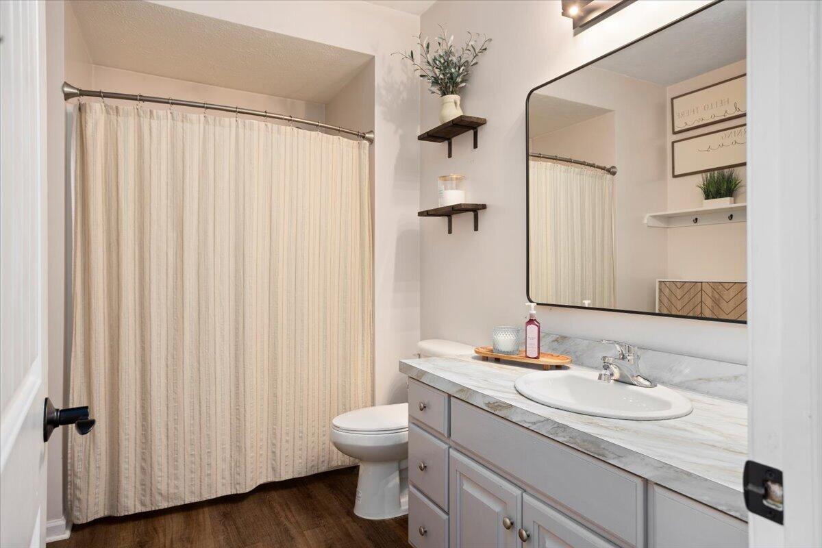 1802 Cedar Tree Drive Jenison, MI 49428 - Photo 31 of 41 lower level full bathroom
