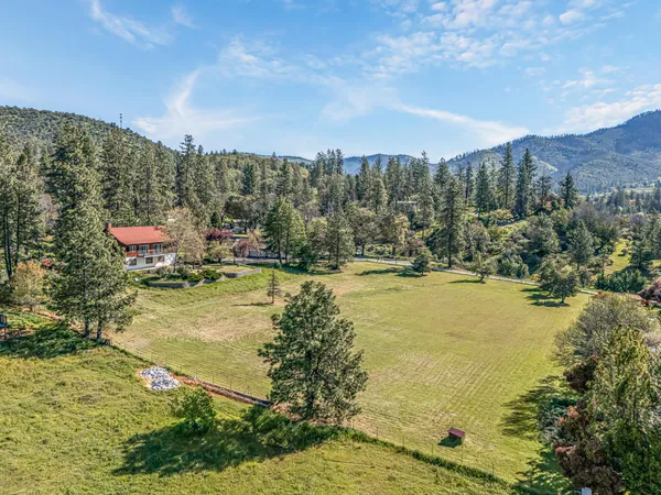 $599,000 | 8330 Highway 238, Jacksonville, OR 97530