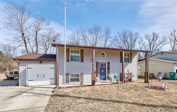 $250,000 | 518 St Peters Howell Road, St. Charles, MO 63304