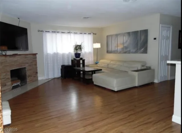 $2,050 | 132 Shadow Lane, Las Vegas, NV 89106