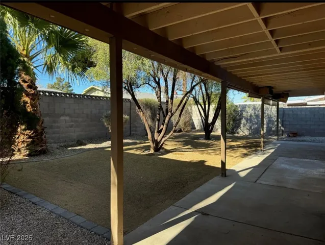 $2,050 | 132 Shadow Lane, Las Vegas, NV 89106