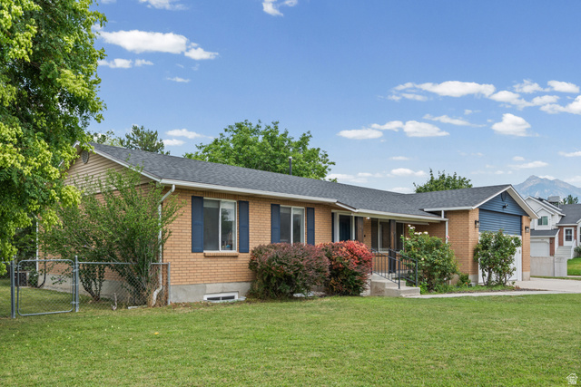 341 Heather Ridge Circle Sandy, UT 84070 - Photo 4 of 33