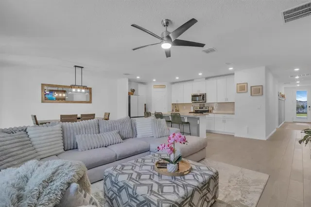 $425,000 | 4675 Sidesaddle Trail, St. Cloud, FL 34772