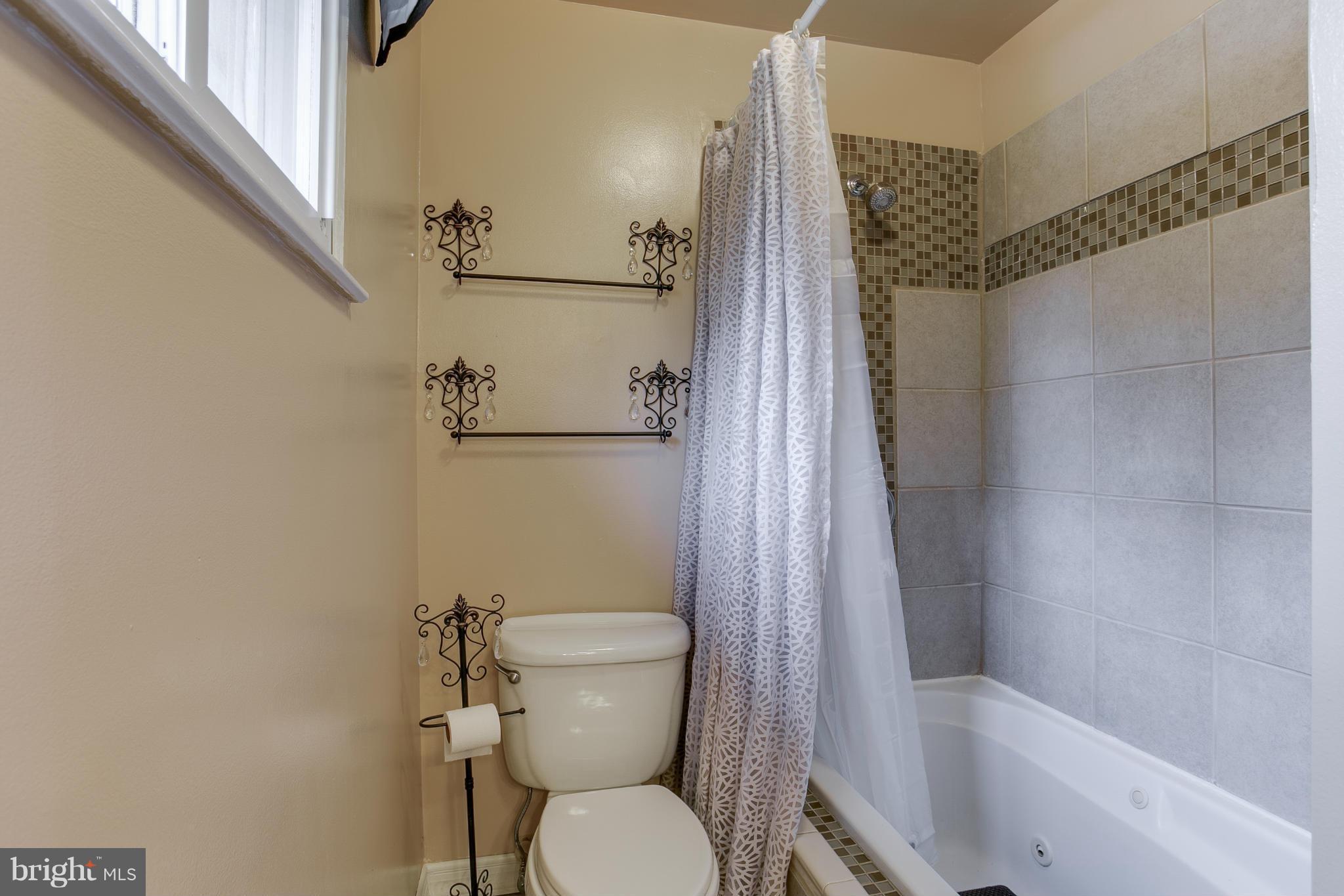 9802 Southall Road Randallstown, MD 21133 - Photo 18 of 30 Bath (Master)